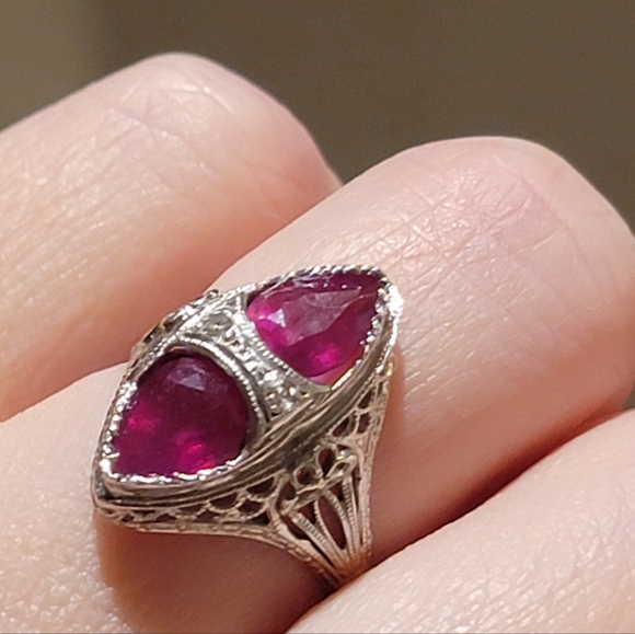 Beautiful Antique Toi et Moi Edwardian Ruby and Filigree White Gold Ring. - Picture 5 of 5
